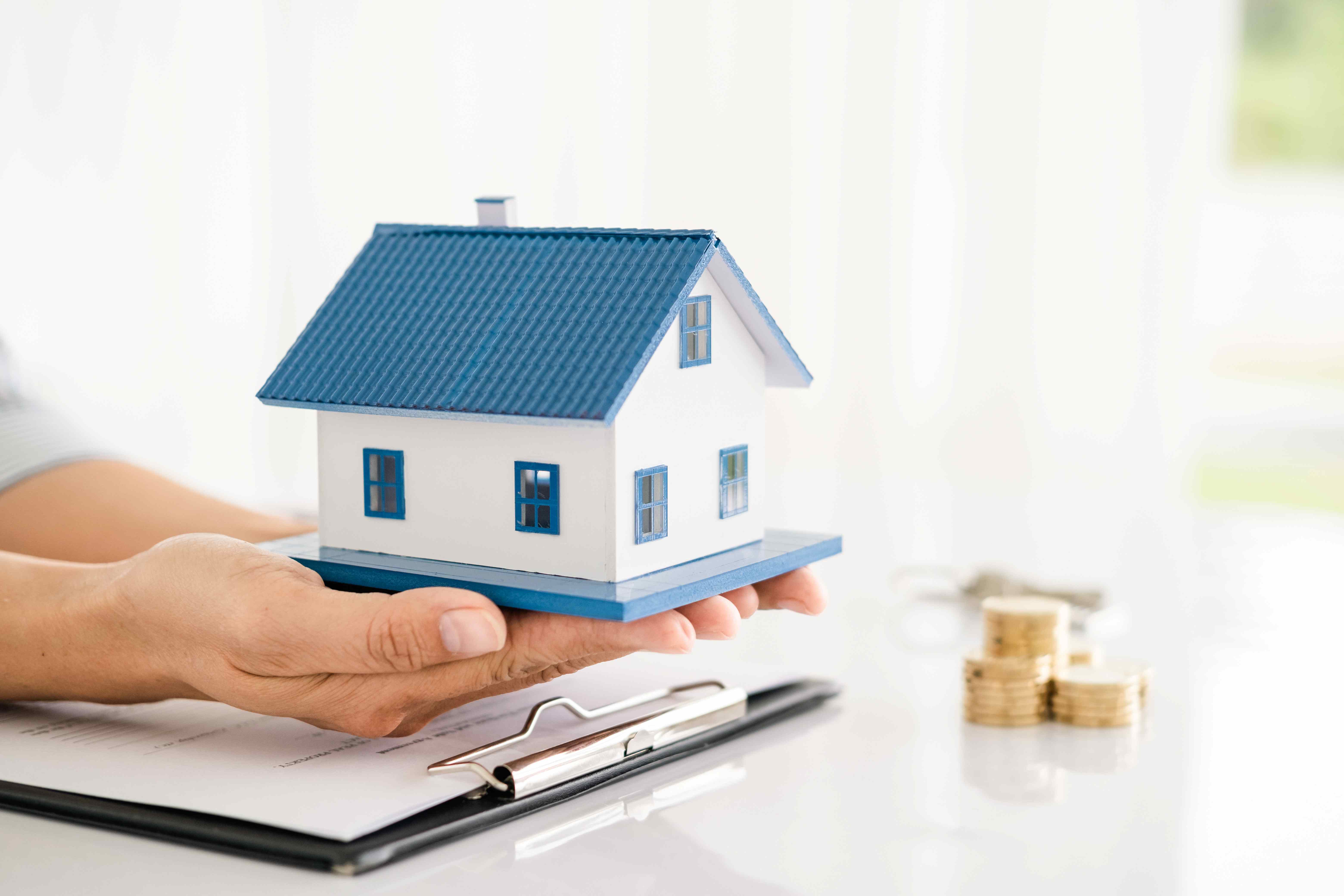 Buyer's Market vs. Seller's Market: Demystifying Real Estate Jargon